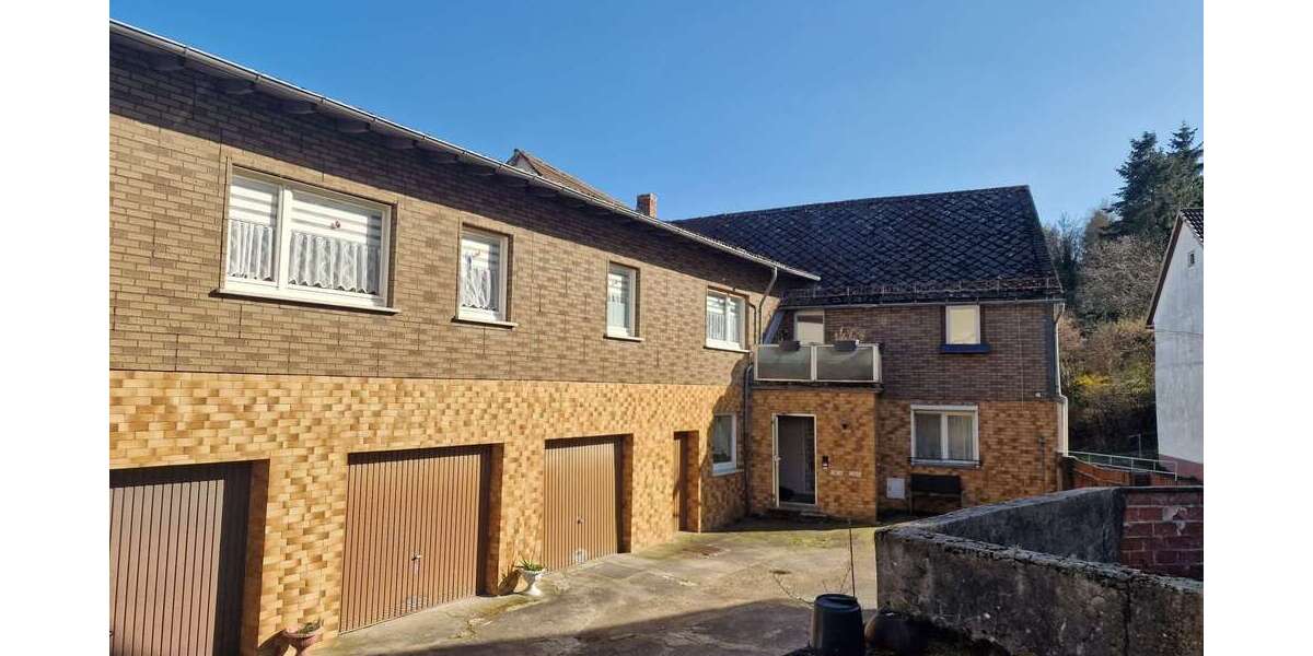 Haus zum Kaufen in Biebertal 199.000 € 180 m² 7 zimmer