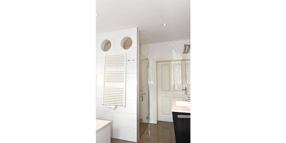 Etagenwohnung Stralsund Kniepervorstadt - 3 Zimmer, 156 m&sup2;, 1.720&euro; | Angebot:26902405