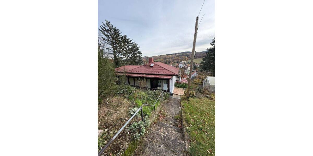 Idyllisch gelegener Bungalow mit Balkon und Terrasse 4 zimmer