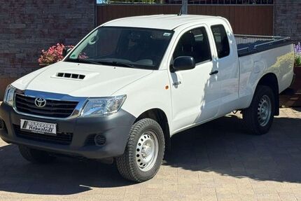 Toyota Hilux 117.800 km 19.900 &euro; Salzatal 06198