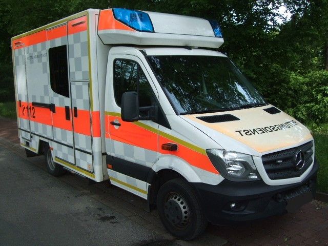 Mercedes-Benz Sprinter 302.038 km 12.950 &euro; Hannover 30419