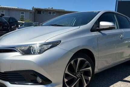 Toyota Auris 83.000 km 9.450 &euro; Dettingen Erms 72581