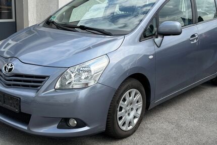 Toyota Verso 128.000 km 6.890 &euro; Düsseldorf 40231