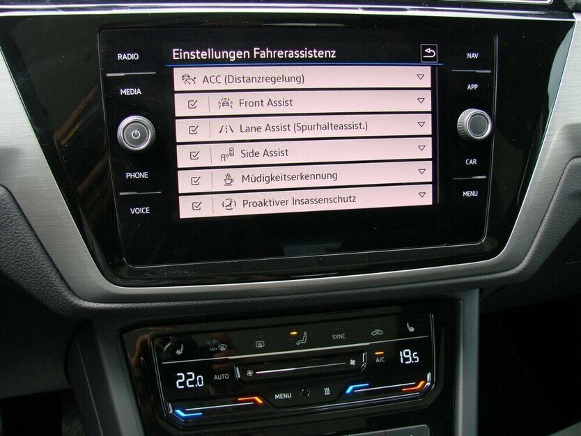 Touran 1.5TSI Comfortline 7-Sitzer Pano Standheizu