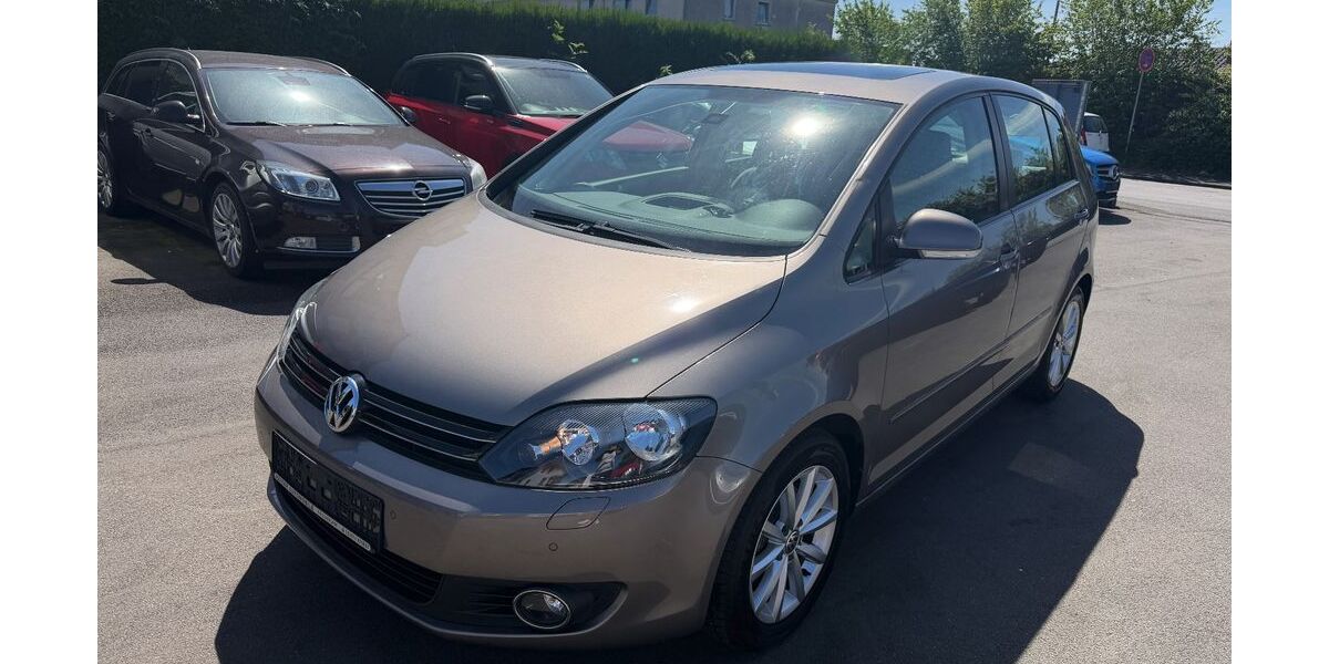 VW Golf 132.000 km 5.999 &euro; Paderborn 33100