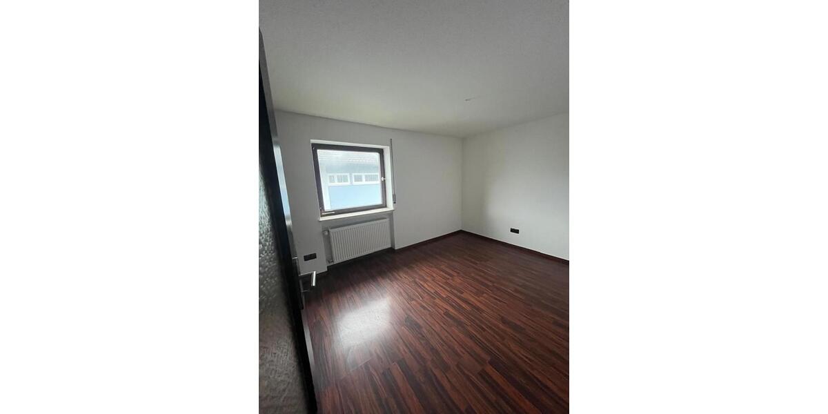 Etagenwohnung Külsheim - 4 Zimmer, 103 m&sup2;, 910&euro; | Angebot:26211084