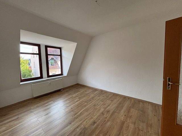 * Dölitz * 2 Zimmer * KücheBad mit Fenster * Wanne * EBK