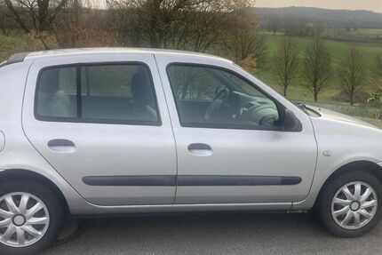 Renault Clio 157.000 km 1.100 &euro; Zandt 93499