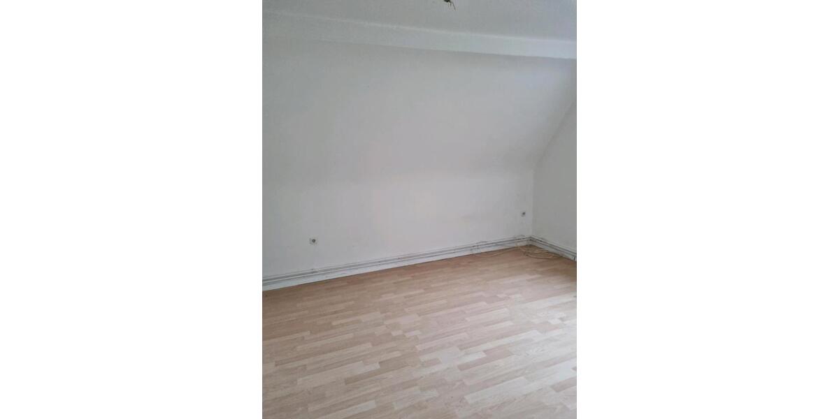Dachgeschoßwohnung Siegen Weidenau - 4 Zimmer, 80 m&sup2;, 400&euro; | Angebot:25924138