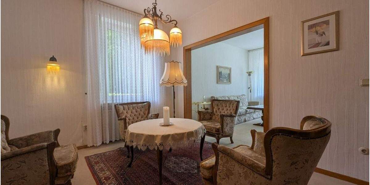 Solides Einfamilienhaus mit Garage und Garten *** auch für die größere Familie! 8 zimmer