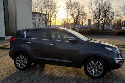 Kia Sportage 111.000 km 11.000 &euro; Krefeld 47800