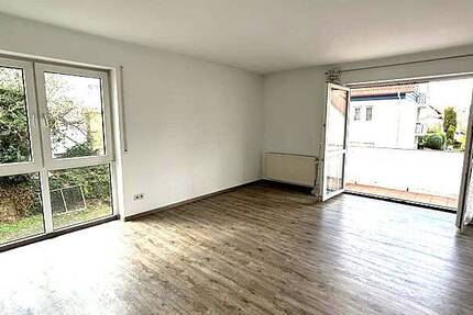 *TOP* Helle 2-Zimmerwohnung mit Balkon und PKW-Stellplatz in Birkenfeld 2 zimmer