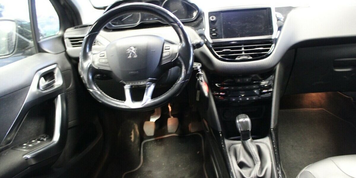 Peugeot 2008 PureTech 110 Allure 103.900 km 8.980 &euro; Euskirchen 53881