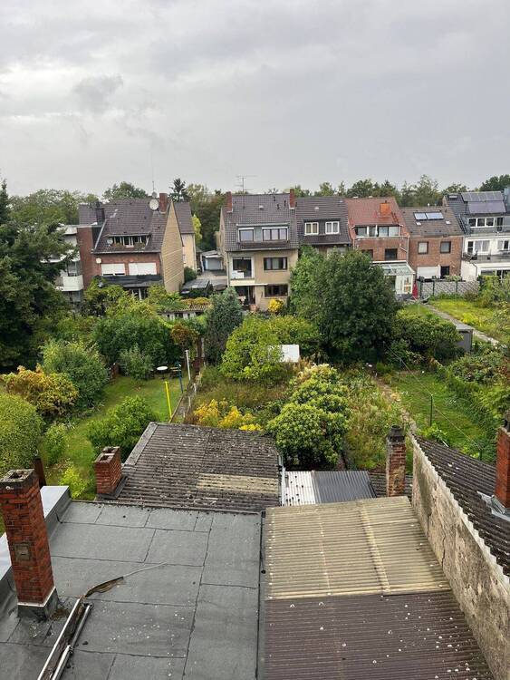 Geräumiges Familienhaus mit Renovierungsbedarf in Jülich