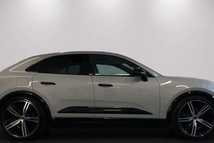 Porsche Macan 10.000 km 120.990 € Hall in Tirol 06060