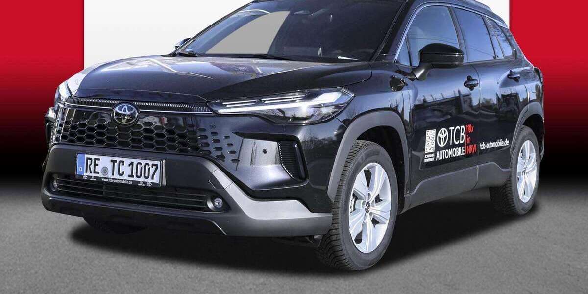 Toyota Corolla Cross 1.111 km 39.989 € Kamen 59174