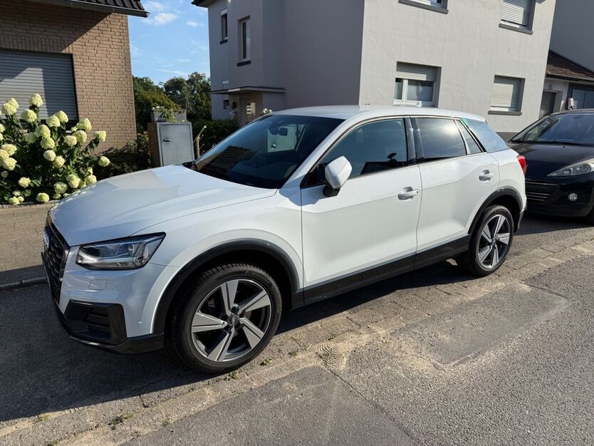 Audi Q2 84.000 km 17.900 € Essen 45239