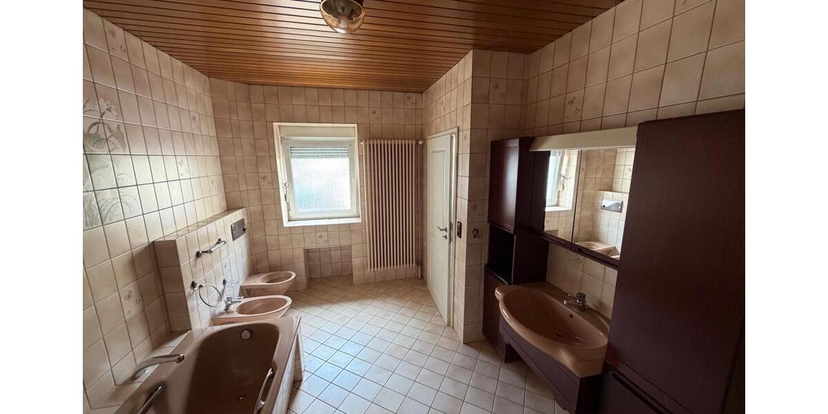 Mehrfamilienhaus, Wohnhaus Quierschied - 5 Zimmer, 184 m&sup2;, 149.000&euro; | Angebot:26982790