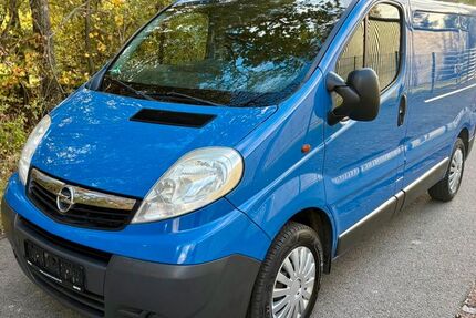 Opel Vivaro 146.500 km 7.999 &euro; Elstra 01920
