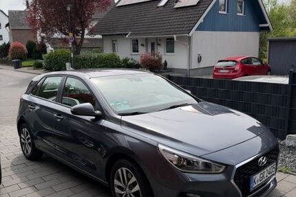 Hyundai i30 67.000 km 13.999 &euro; Köln 51147