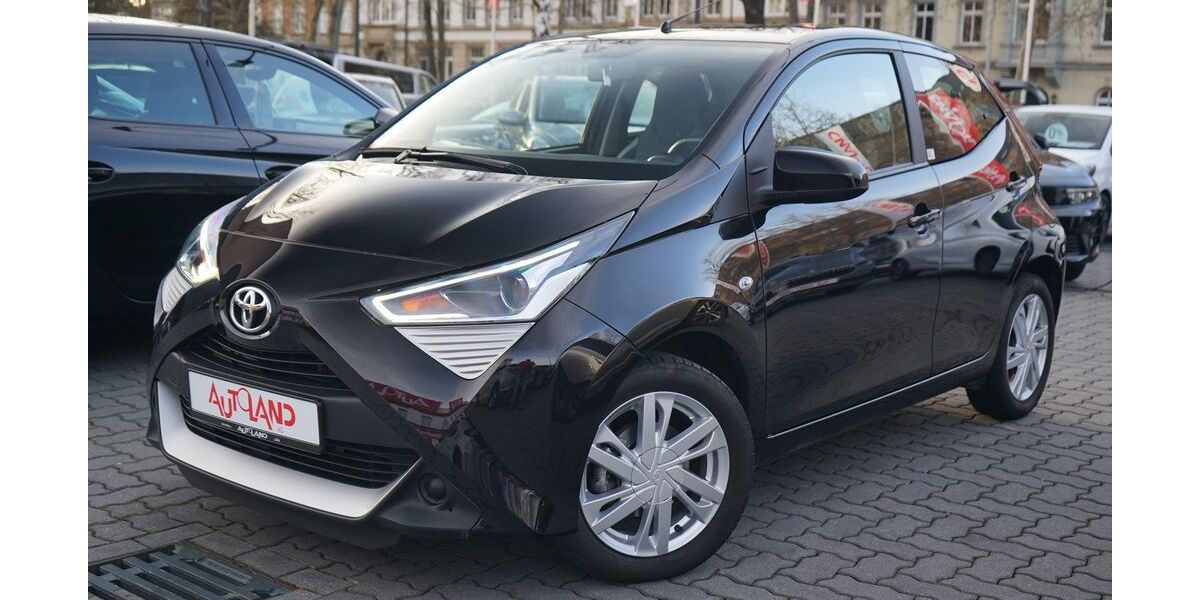 Toyota Aygo (X) 34.704 km 12.950 &euro; Dresden 01069