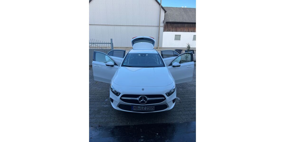 Mercedes-Benz A 180 182.000 km 15.900 &euro; Berg 92348