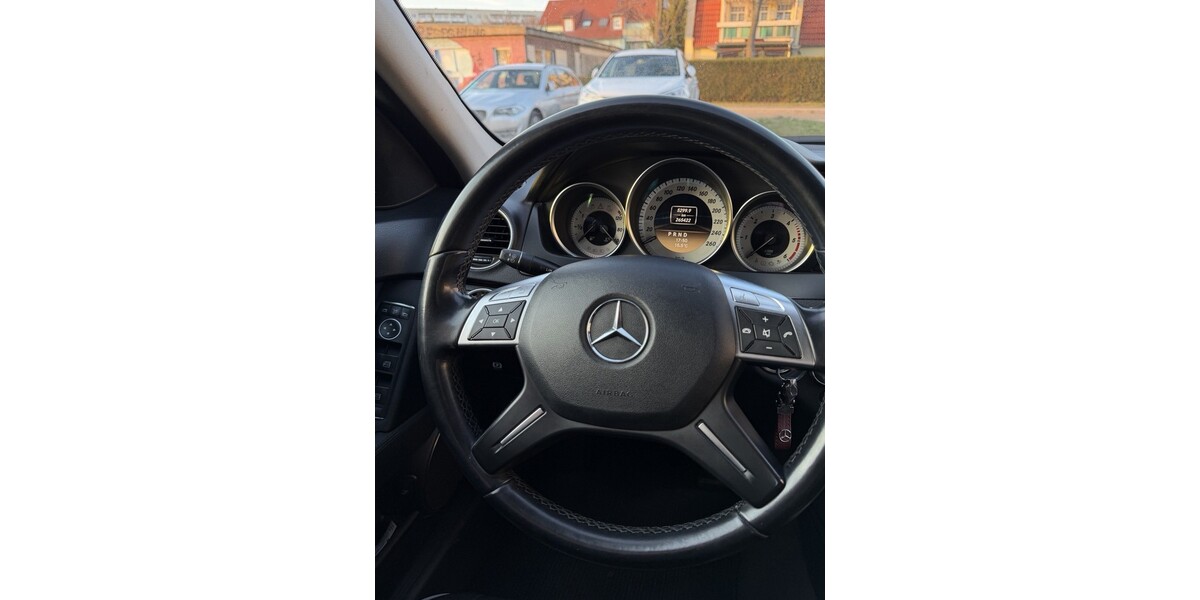 Mercedes-Benz C220 265.430 km 8.199 &euro; Halle 33790