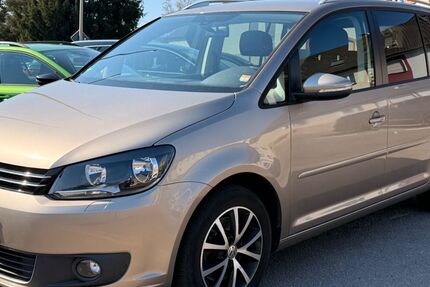 VW Touran 61.320 km 12.900 &euro; Völklingen 66333