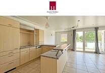 Wohnung zum Mieten in Riederich 950 € 99 m²