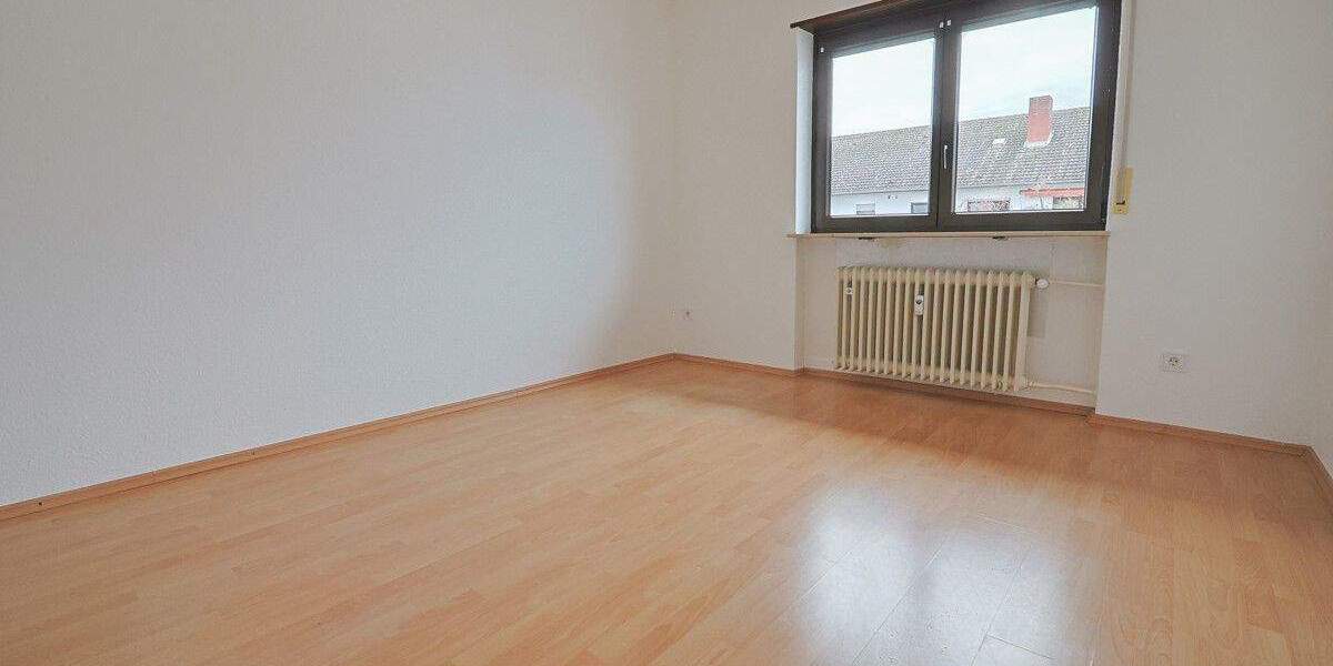 Etagenwohnung Schwetzingen - 3 Zimmer, 70 m&sup2;, 850&euro; | Angebot:24850607