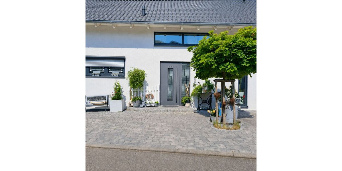 Großzügiges Einfamilienhaus mit Aussicht und Gewerberaum - Einfamilienhaus Obersulm | Angebot:27046324
