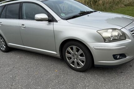 Toyota Avensis 242.865 km 3.500 &euro; Broderstorf 18184
