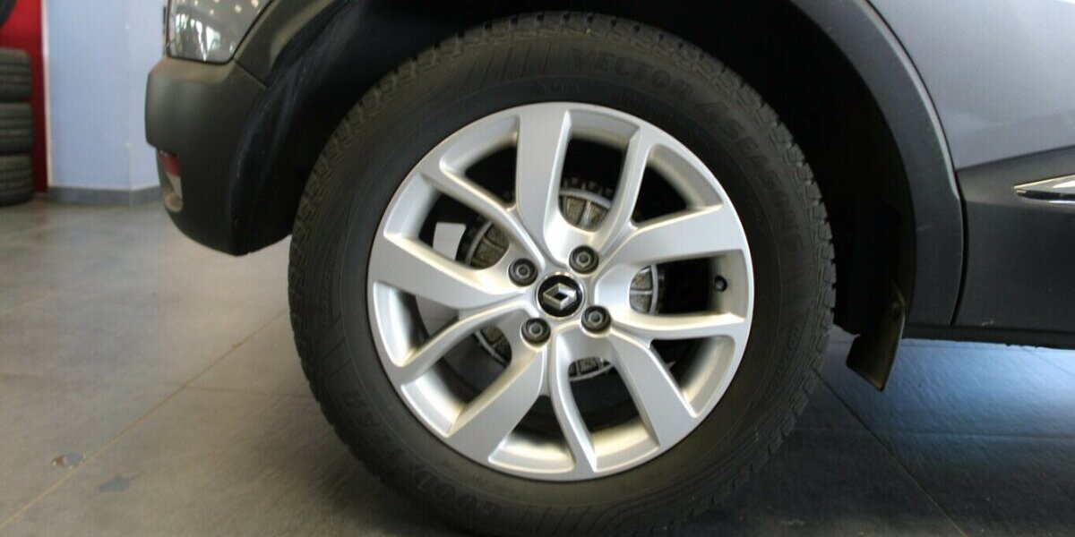 Renault Captur TCe 90 LIMITED 61.333 km 11.480 &euro; Euskirchen 53881