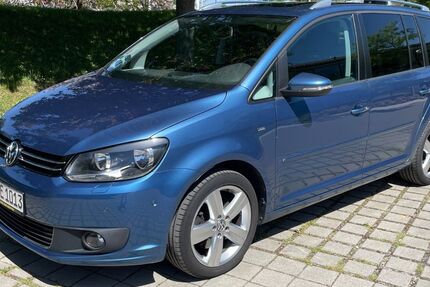 VW Touran 133.500 km 11.900 &euro; Stuttgart 70190