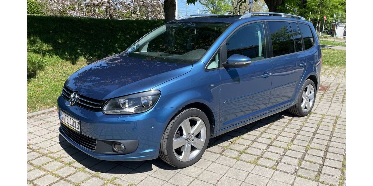 VW Touran 133.500 km 11.900 &euro; Stuttgart 70190