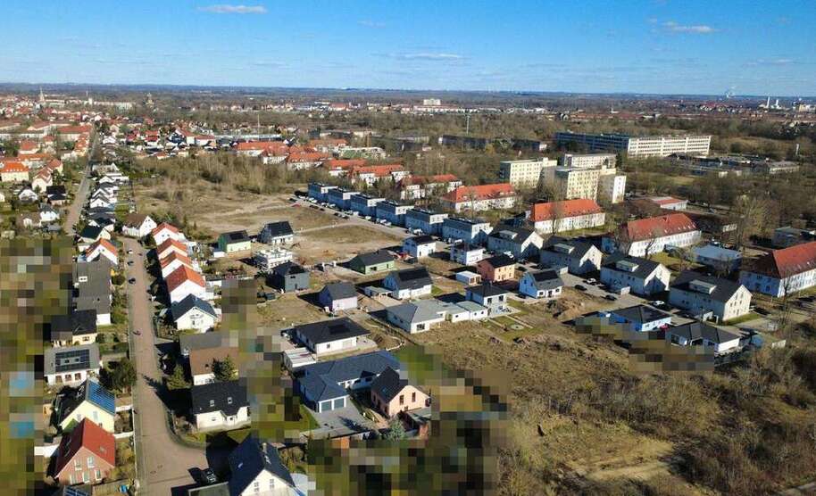 Grundstück zu verkaufen in Merseburg 76.923 € 777 m²