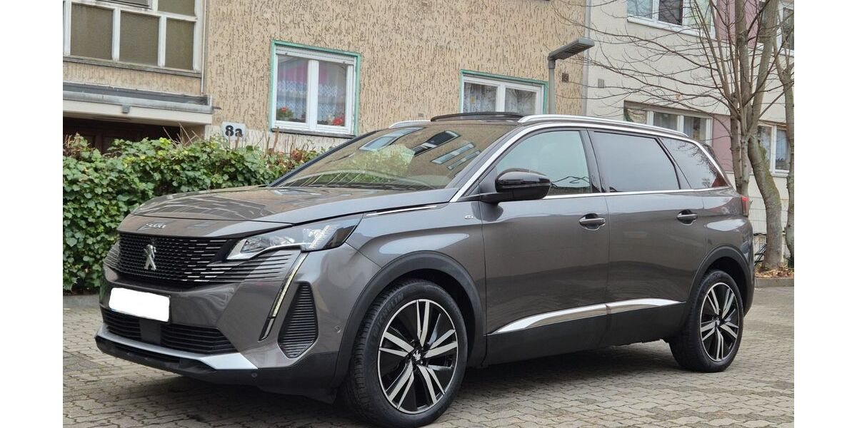 Peugeot 5008 33.000 km 27.900 € Berlin 12055