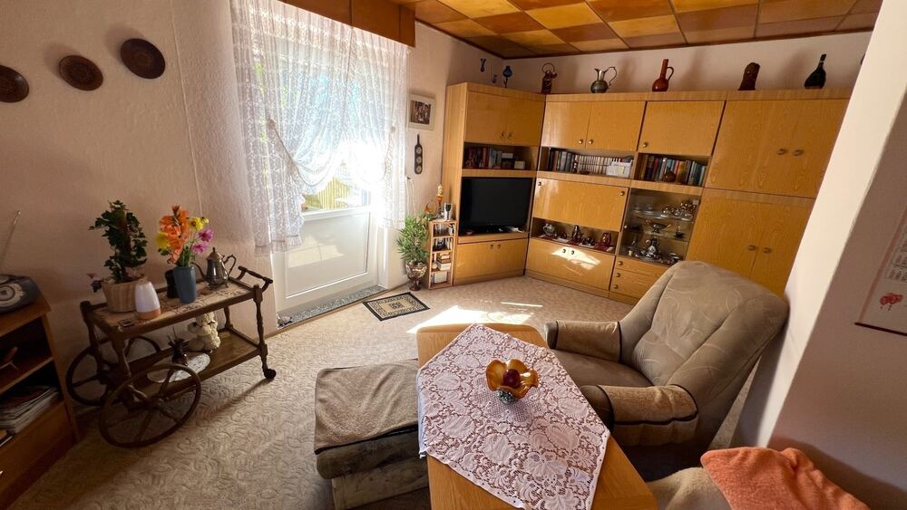 Doppelhaushälfte für die kleine Familie mit gepflegten Grundstück 4 zimmer