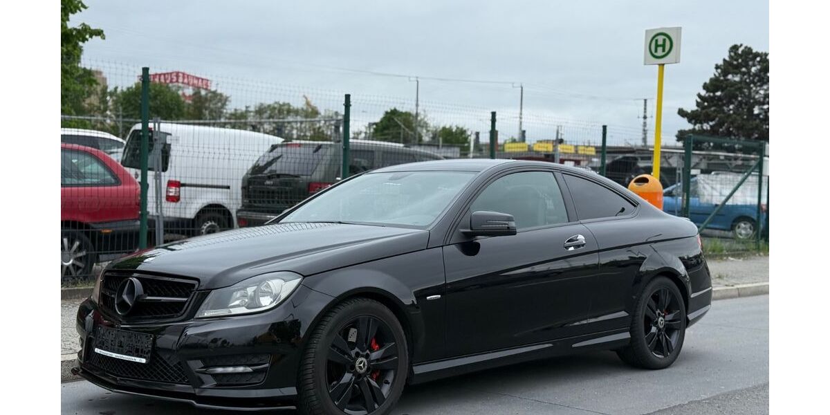 Mercedes-Benz C 250 227.000 km 7.999 &euro; Berlin 13597