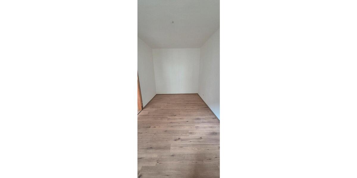 Erdgeschoßwohnung Döbeln - 1 Zimmer, 43 m&sup2;, 260&euro; | Angebot:25993773