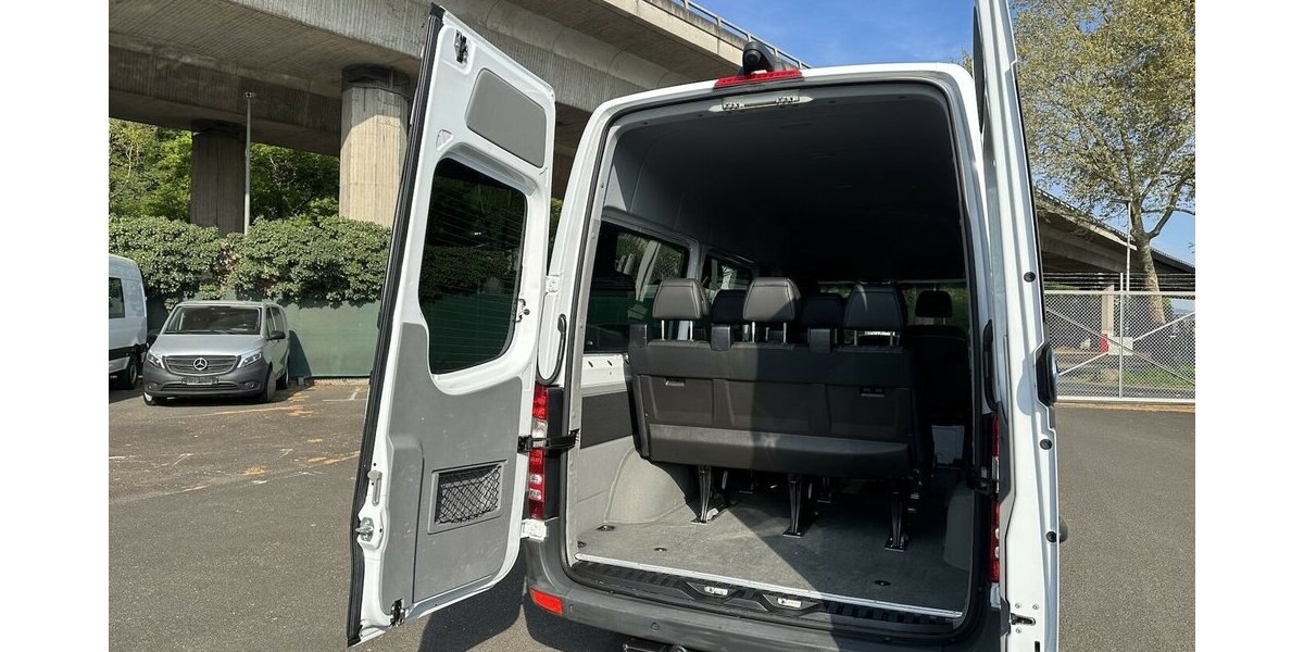 Mercedes-Benz Sprinter 316 CDI Tourer 2,2,2,3 mit 2,8 to AHK 250.794 km 24.871 &euro; Mainz 55122