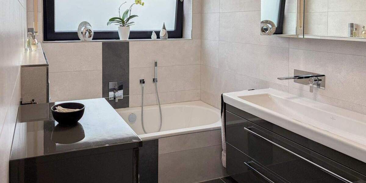 *RESERVIERT* Repräsentativer Flachdach-Bungalow in hervorragendem Zustand mit uneinsehbarem Grundstück und Garage! 5 zimmer