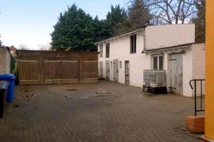 Dachgeschosswohnung mit Kamin, Garten & Garage 4 zimmer