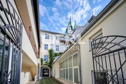 Büro in Straubing 990 € 110.87 m²