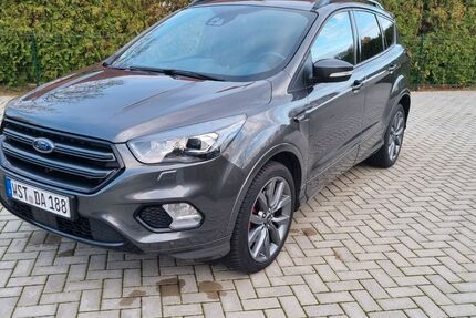 Ford Kuga 64.000 km 18.250 &euro; Westerstede 26655