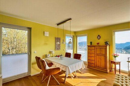 Exklusive, sonnige 3-Zimmer Wohnung mit Blick über Bad Kissingen für Investoren oder Selbstnutzer