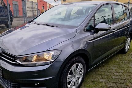VW Touran 224.000 km 9.570 € Neuss OT Norf 41469