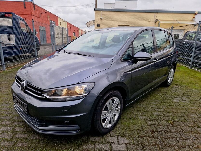 VW Touran 224.000 km 9.570 € Neuss OT Norf 41469