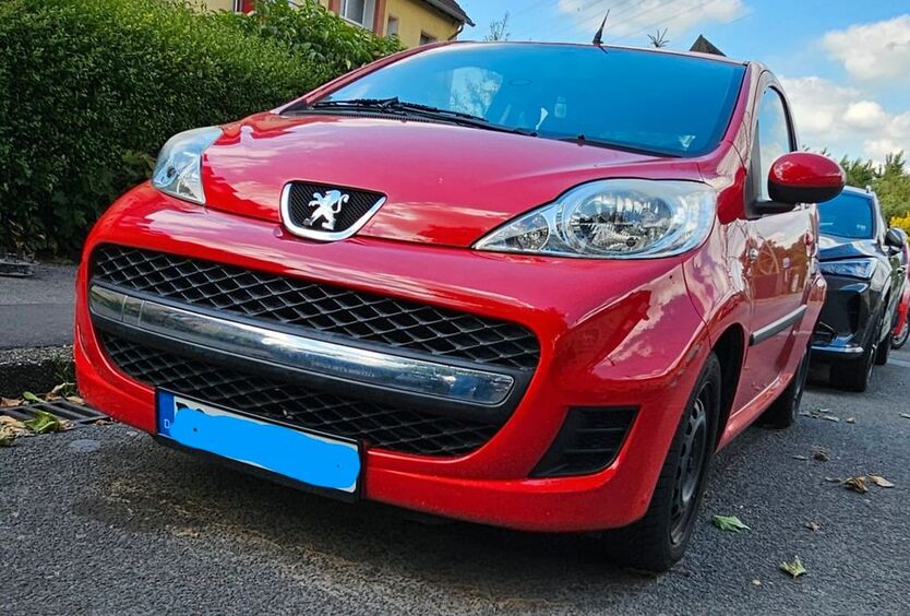 Peugeot 107 93.600 km 2.499 € Dortmund 44379