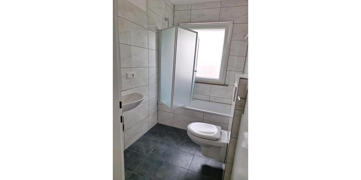 Erdgeschoßwohnung Burscheid - 4 Zimmer, 73 m&sup2;, 800&euro; | Angebot:25282900